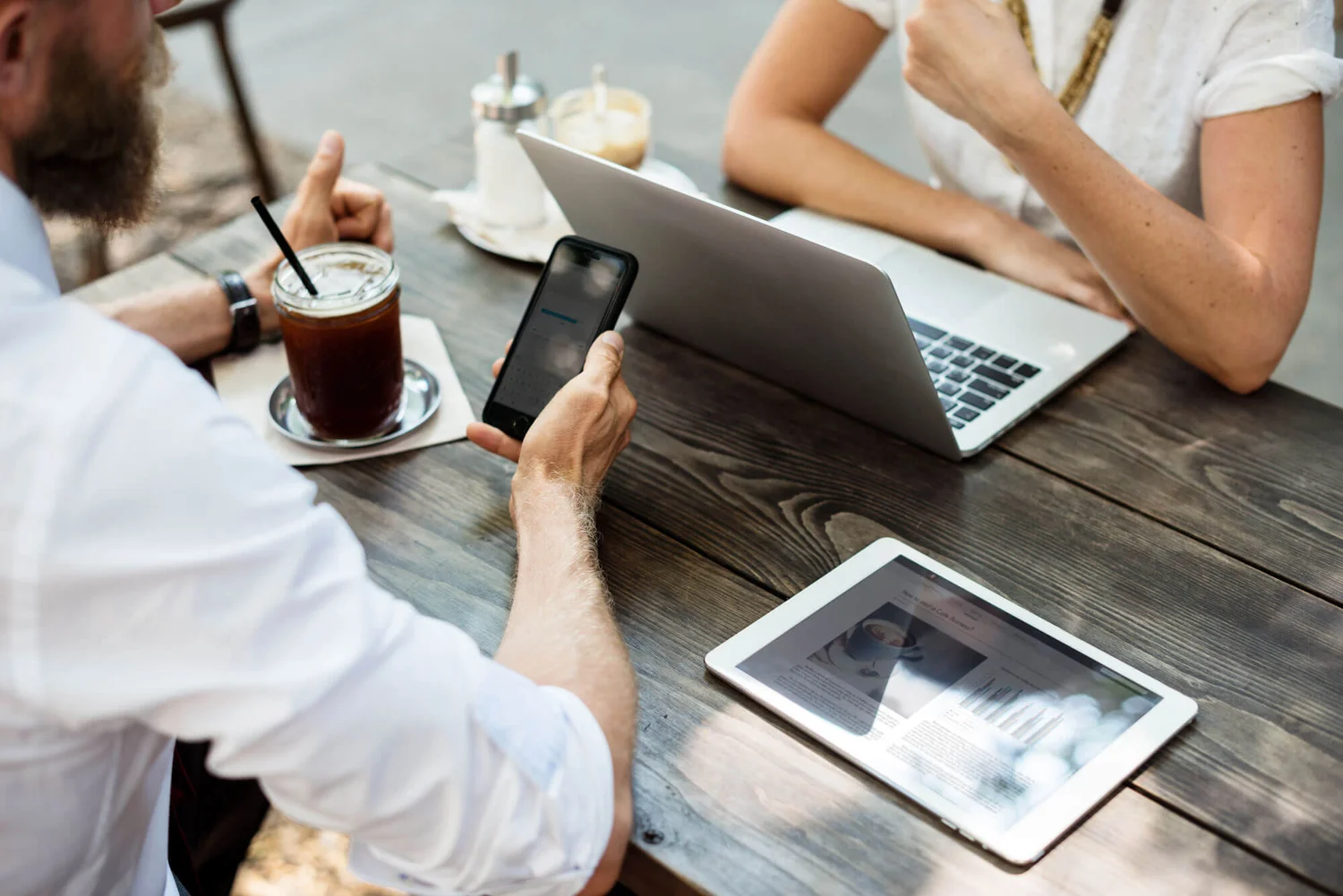 Turn mobile numbers into <em>warm leads.</em>